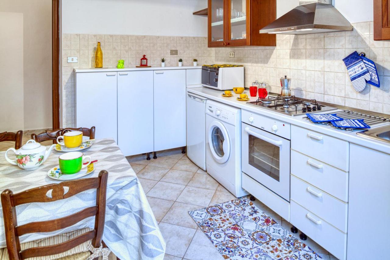 Oliva House Apartment เลวานโต ภายนอก รูปภาพ